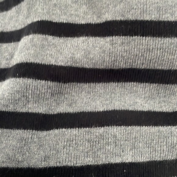 Express V neck sweater - Picture 8 of 9